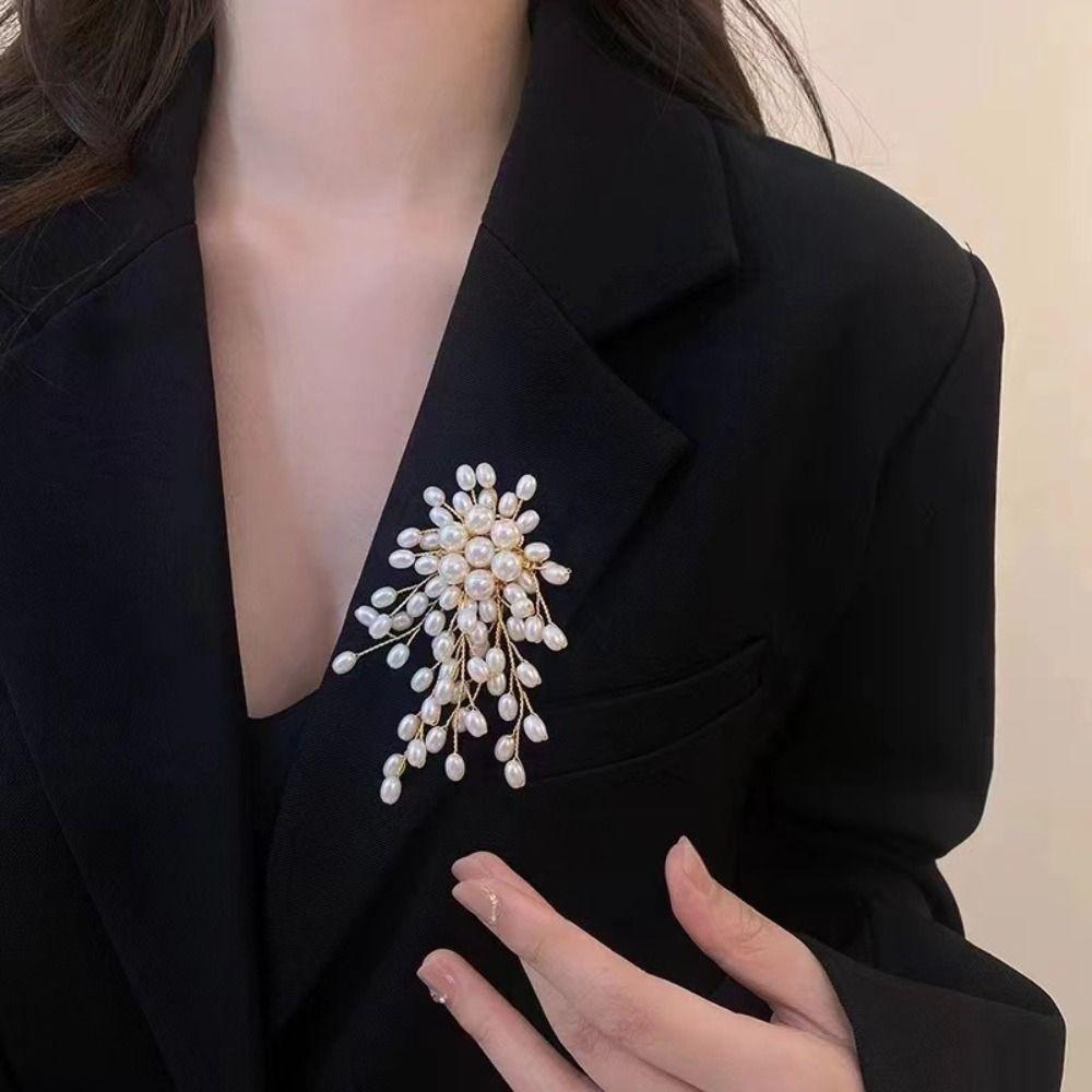 Elegant Lapel Pin Trendy Corsage Pin Fashion Woven Brooch for Business Meetings and Parties