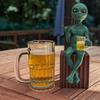 /Funny Resin Alien Drinking Beer Statue For Garden Yard Landscaping Outdoor Desktop Decoration Art Ornament Gift Home Bar..