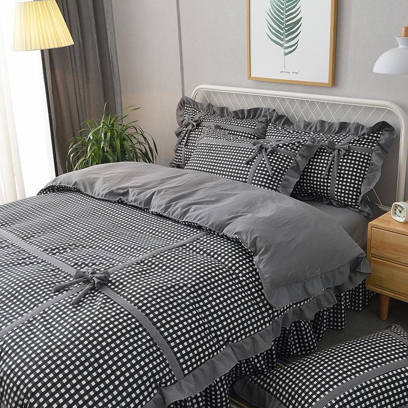 Комплект постельного белья в стиле принцессы с сердечками для девочки из четырех предметов, постельное белье из кружева, трикотажного хлопка, банта, пододеяльника, юбки, комплект из трех предметов