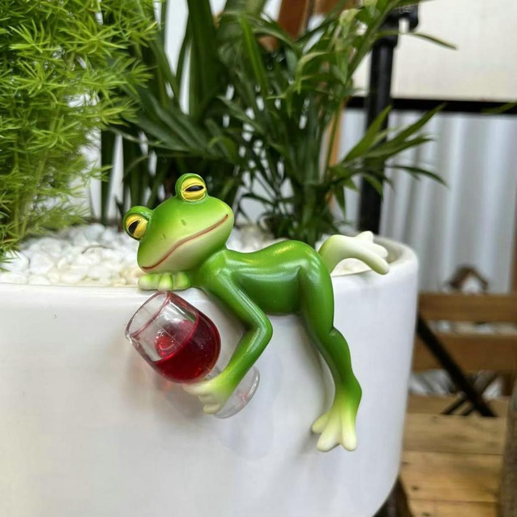 Funny Drinking Frog Statue Flower Pot Hugger Resin Hanging Frog Figurine Planter Pot Decorations for Home Garden Fence Balcony Patio Lawn Yard
