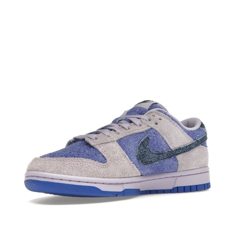Nike Кроссовки женские Dunk Low SE Hydrangeas фиолетовые, темно-королевские, синие HQ3431-515