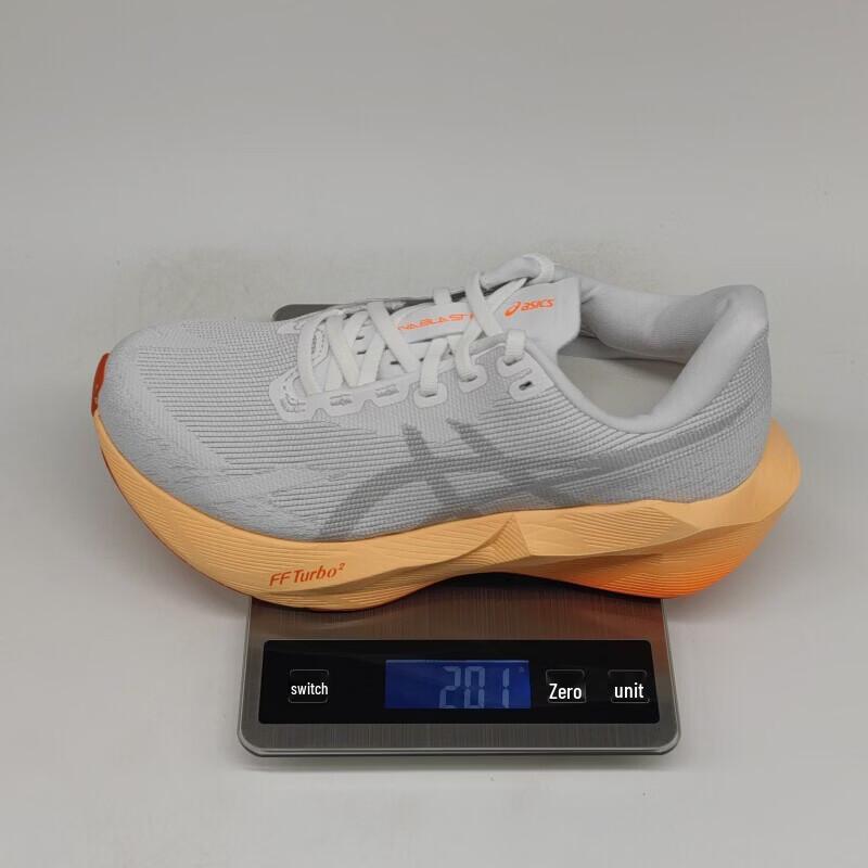 Asics Женские легкие отзывчивые беговые кроссовки NOVABLAST 6