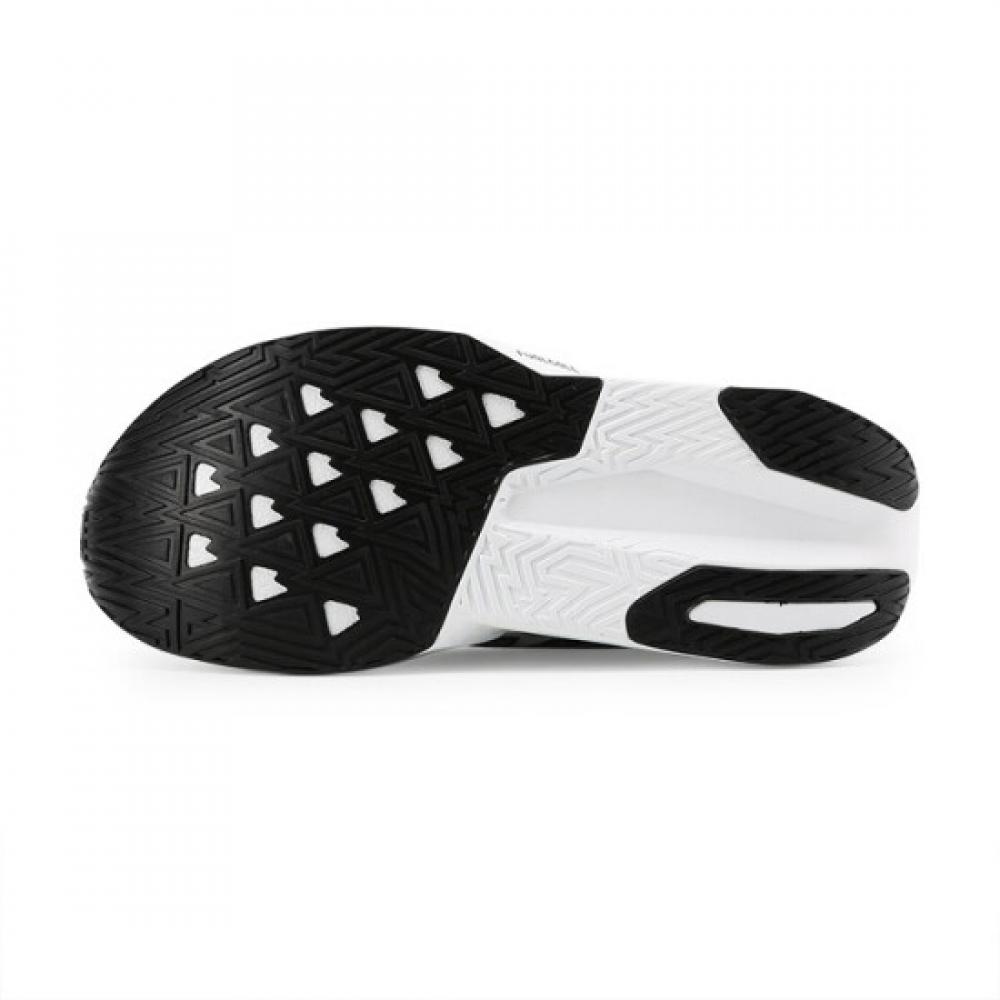 Беговые кроссовки New Balance Fuelcell Rebel V5 2e Mfcxlm5