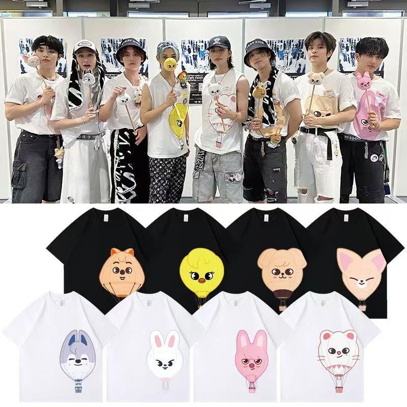 Футболка Stray Kids SKZOO FashionE KARMA с черно-белыми принтами мультяшных персонажей