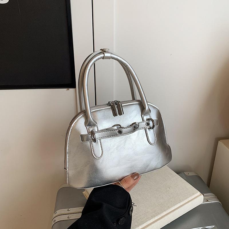 Продвинутое чувство иностранного стиля маленькая сумка женская 2025 новая весна и лето универсальная сумка через плечо модная супер огненная портативная маленькая сумка