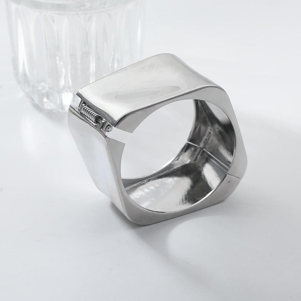 Европейский-американский широкий металлический квадратный браслет с гальваническим покрытием - модные ювелирные изделия высокого класса