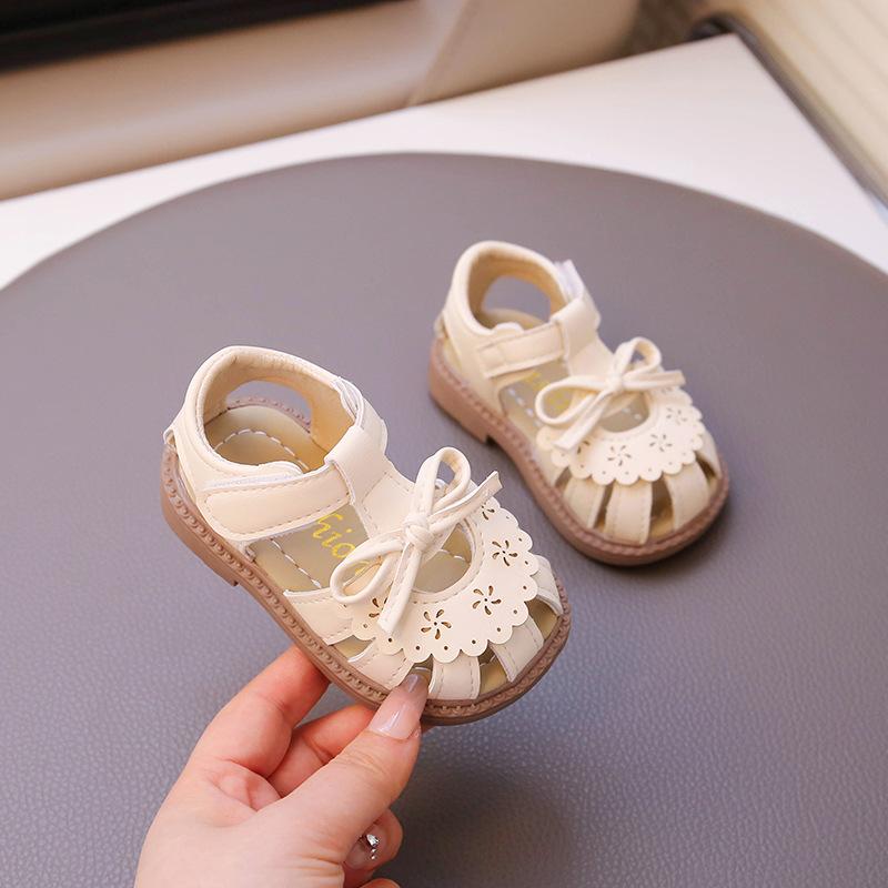 Girls Princess Hollow Toddler Shoes Summer 2025 New Baby Girl Toddler Anti-kick Sandals Children Beach Shoes