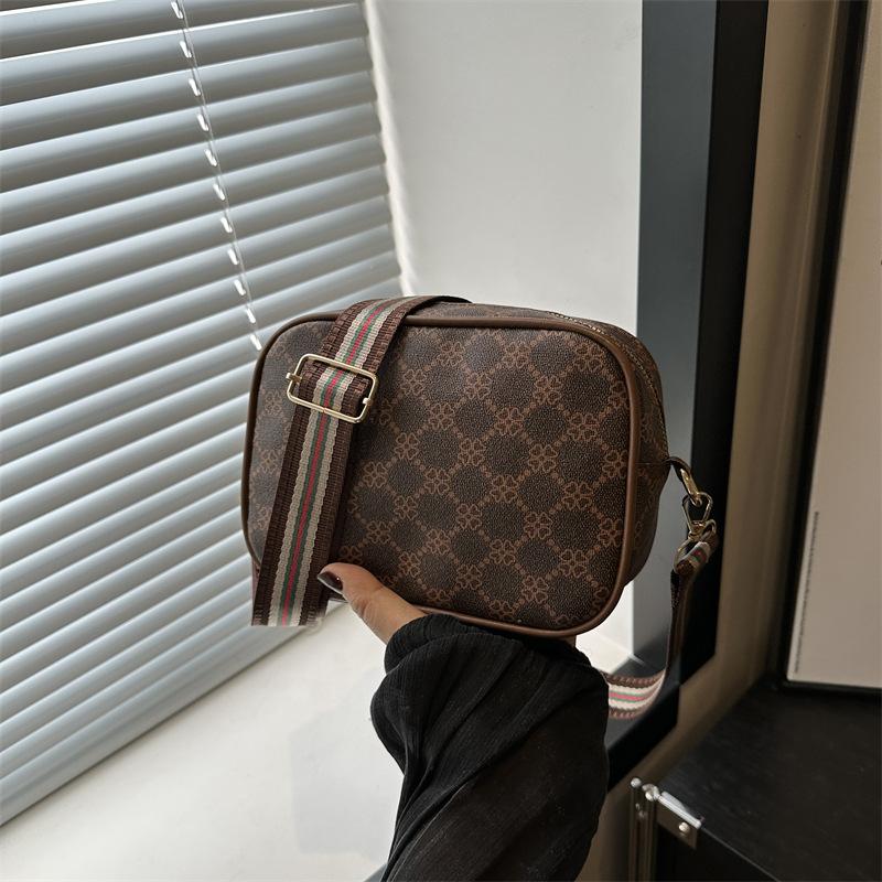 Crossbody Bag for Women Printed Small Square Bag Wide Shoulder Strap Women's Bag New Trendy Shoulder Bag Versatile and Fashionable Small Square Bag