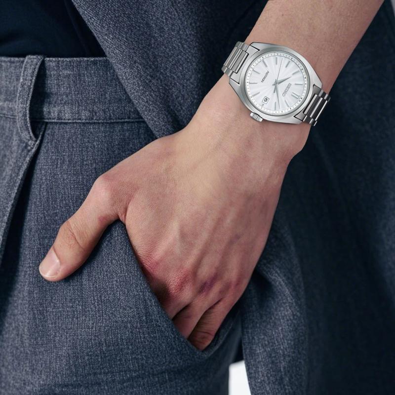 Seiko Мужские часы Astron серия, на солнечной батарее, радиоуправляемые, титановый сплав, солнечный кварц, титановый металлический ремешок, серебристый циферблат SBXY029
