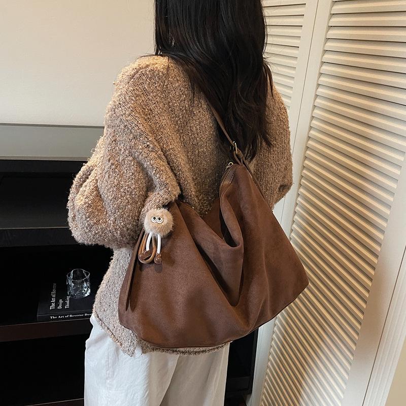 Замшевая сумка женская большой вместимости 2025 новая осенне-зимняя матовая ретро сумка-мессенджер повседневная сумка-тоут для поездок на работу