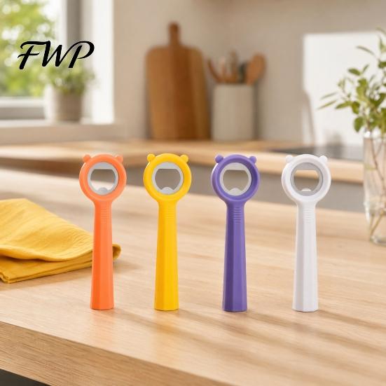 Cute Bear Bottle Opener Opener, Stainless Steel Beer Cap Remover with Non Slip Anti-slip Handle, Portable Kitchen Bar Tool for Soda, Gift Men Women