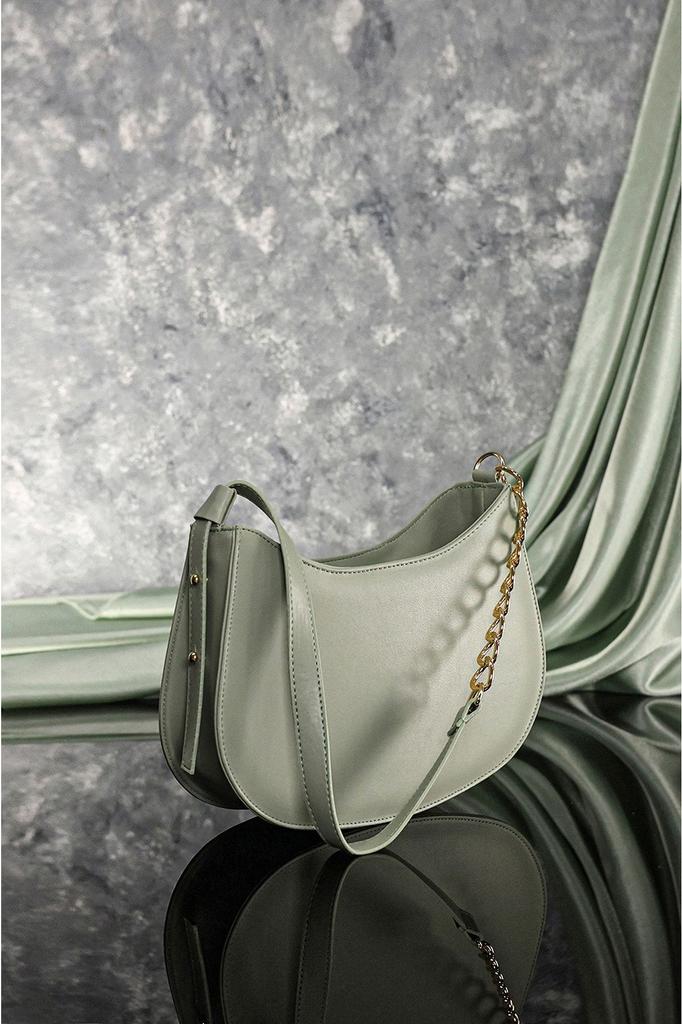 Women's Stylish and Useful Shoulder Bag Black Zippered Lined Adjustable Strap Bag