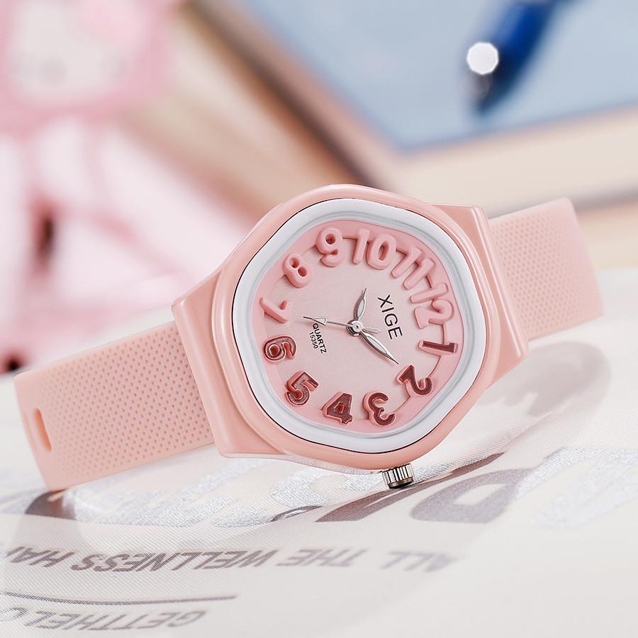 Silicone Quartz Watch For Women Cartoon Dial With Logo Customization