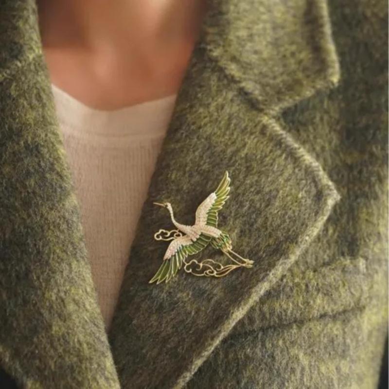 Vintage Green Enamel Wings Rhinestone Crane Clouds Brooches For Women Flying Phoenix Birds Lapel Pins Animal Badge Party Jewelry