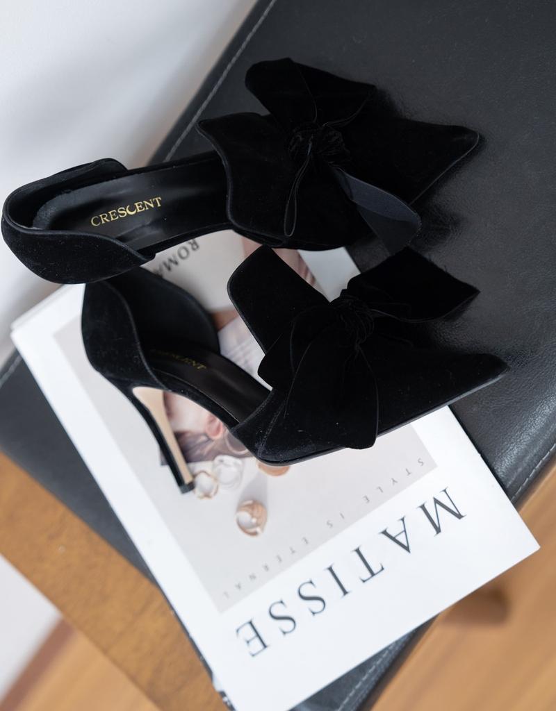 Crescentseoul Le Mans Velvet Pumps Black