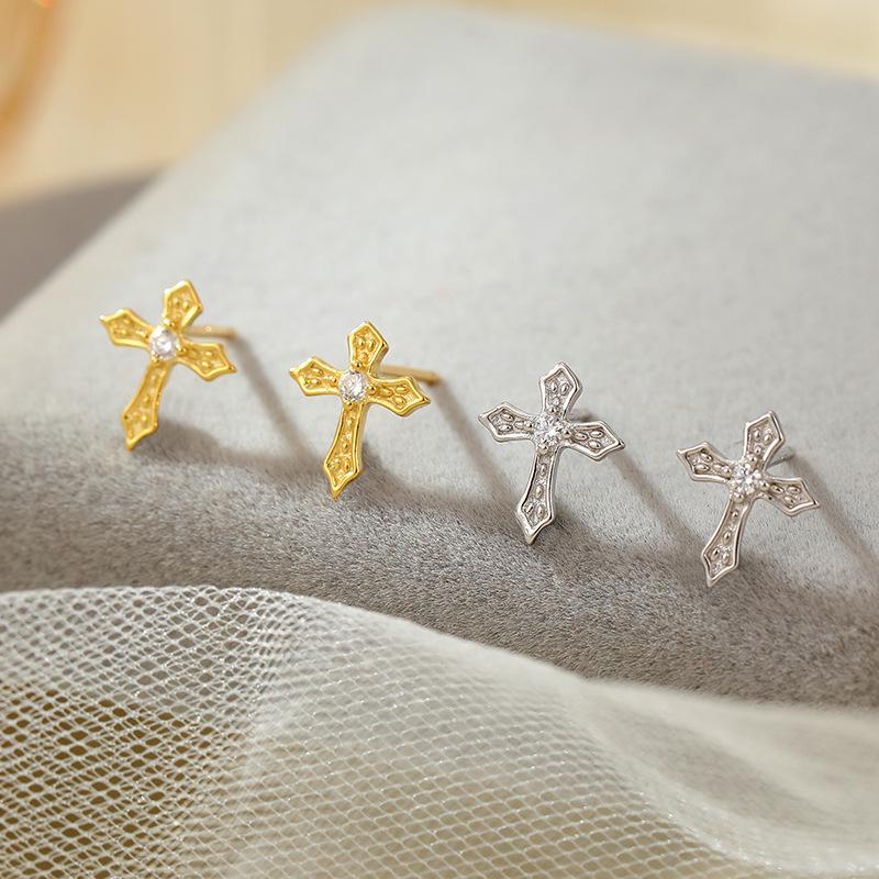 S925 Korean Silver Zircon Cross Earrings - Single Diamond, Personal and Simple Design
