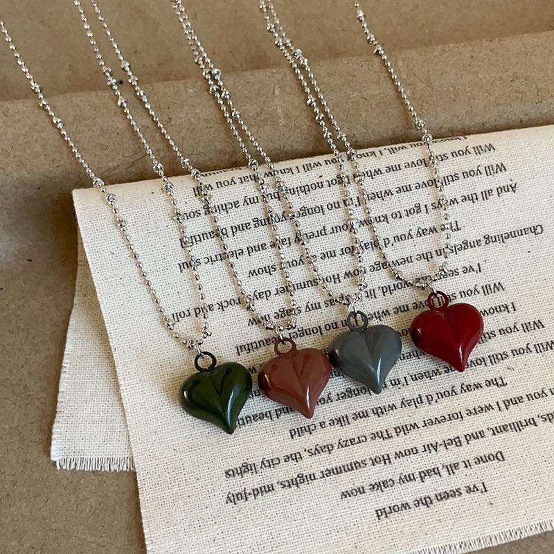 Small Drop Oil Love Peach Heart Pendant Necklace Women'S Simple High-End Sense Fashion Trend Versatile Neck Chain Sweater Chain