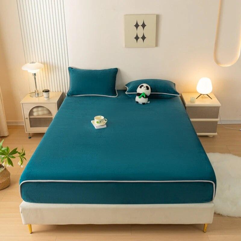 Простыня из молочного бархата с закругленными краями, защитный чехол для матраса с резинкой, зимняя толстая теплая однотонная простыня