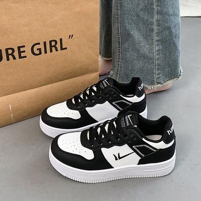 Нишевая платформа ретро спортивная и повседневная обувь женская весна и осень 2025 новая популярная обувь универсальные маленькие белые туфли