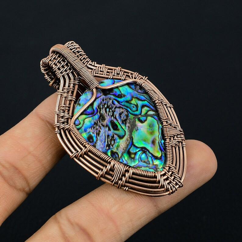 Подвеска из ракушки морского ушка Медная проволока Кулон из натуральной раковины морского ушка Драгоценный камень Подвеска ручной работы Ювелирное изделие Подарок для нее Ювелирные изделия из натурального камня