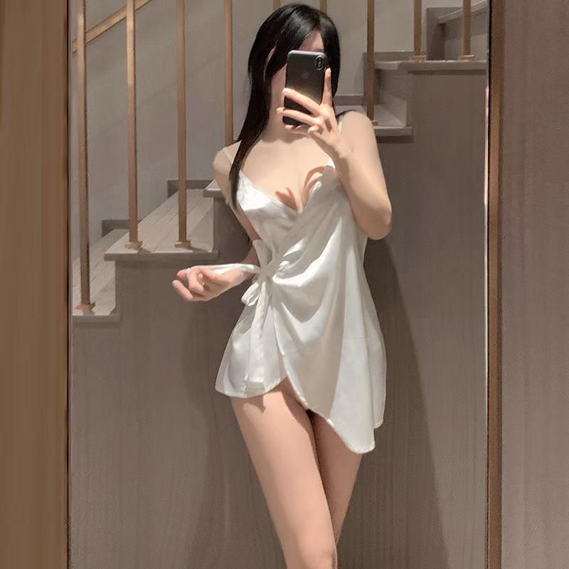 Атласное ночное платье на шнуровке с V-образным вырезом из летнего ледяного шелка - Соблазнительно горячая и чисто желанная одежда для сна