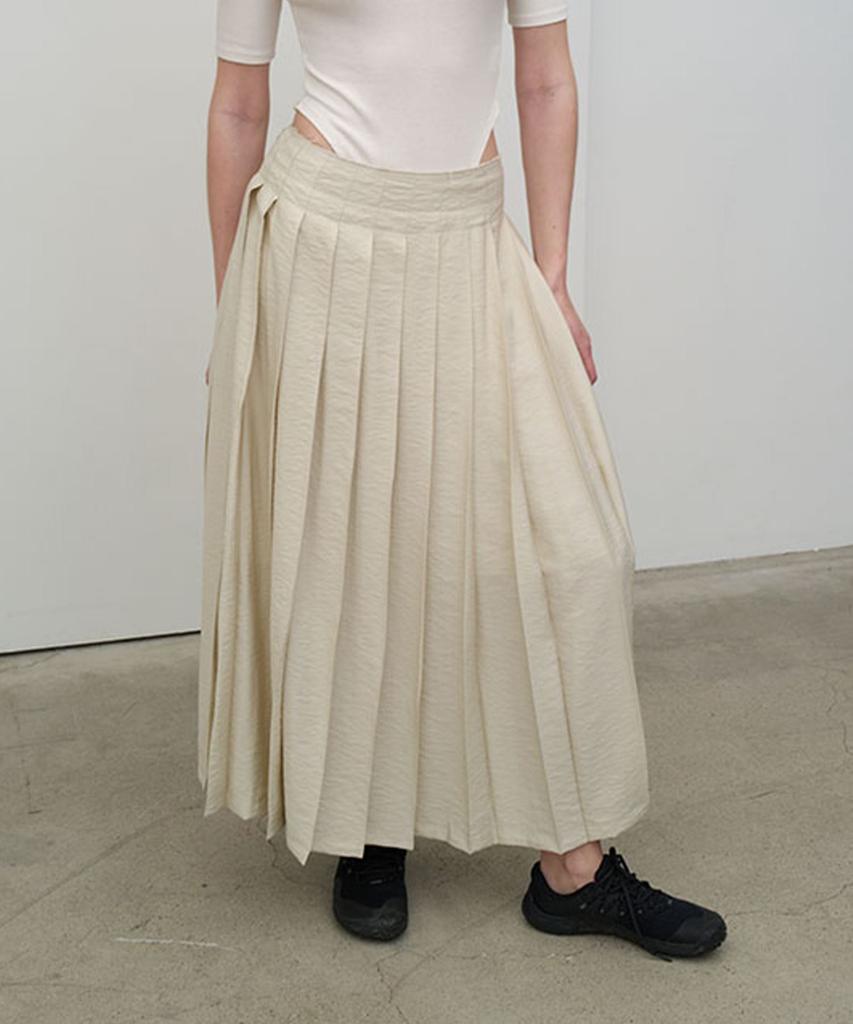 Eine Cut-Off Pleated Skirt (Beige)