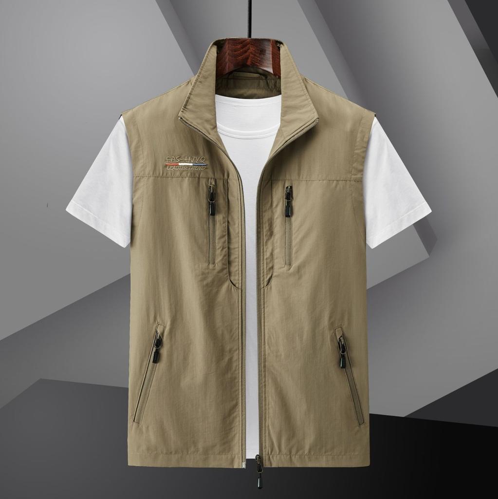 Men's Casual V Neck Sleeveless Vest Zipper Front Multi Pocket Utility Vest Lightweight Outdoor Workwear Vest for Daily Use