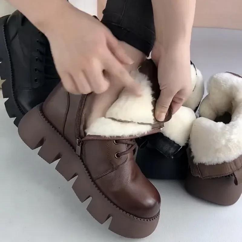 2024 Новые зимние ботинки для женщин, винтажные, с круглым носком, теплые, плюшевые, со шнуровкой, на платформе, из мягкой кожи, с нескользящей толстой подошвой, короткие ботинки