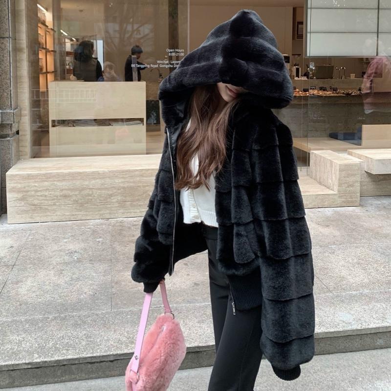 Winter New Imitation Mink Hair Celebrity Fur Women's Short Hooded Thickened Exquisite Light Fluffy Coat