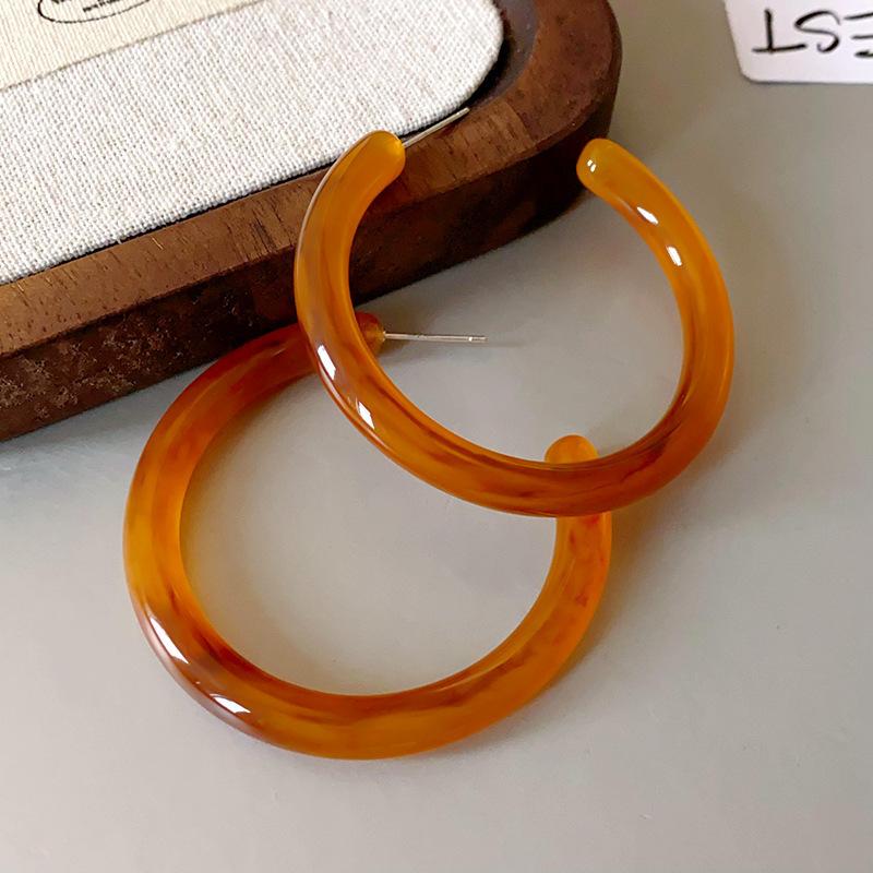 Геометрические серьги цвета кофе Майяра 2025, серьги-пусеты с темпераментом высокого класса и легкой роскошью, нишевые серьги в ретро-стиле