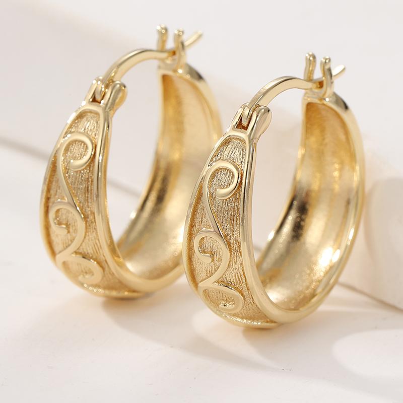 Vintage Classic Hand-carved Texture Golden Hoop Hoop Earrings for Women's Fashion Versatile Banquet Festival Jewelry Accessories