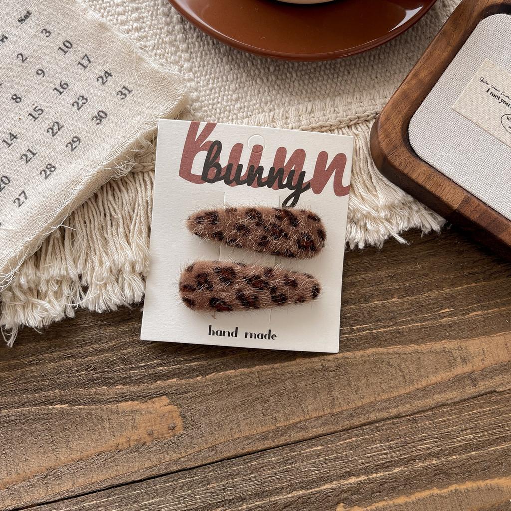 2 шт. Милые крутые плюшевые заколки-клипсы для детей с леопардовым принтом, корейские милые заколки для маленьких девочек для непослушных волос и челки, аксессуары для укладки волос