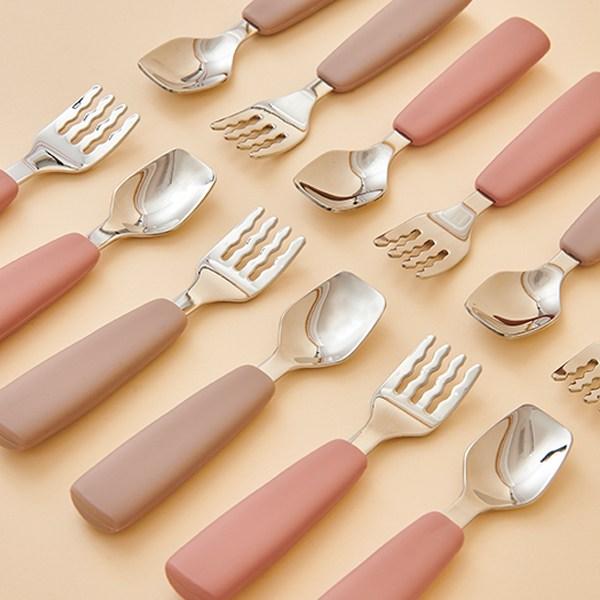 Fergie Children's Self-directed Stainless Steel Spoon and Fork Set, Spoon + Fork + Case, Taupe Brown, Korean Popular Tableware