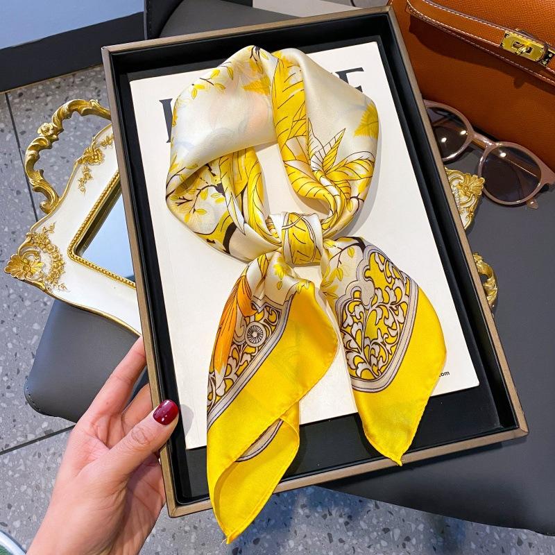 New silk scarf women's fashion versatile high-end small square scarf Korean version neck protection scarf spring and autumn retro scarf tied bag