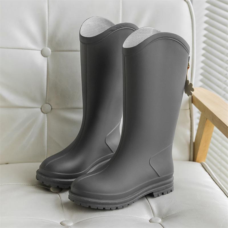 Женские резиновые сапоги в корейском стиле с бархатной подкладкой — теплые, удобные, износостойкие, с мягкой резиновой подошвой