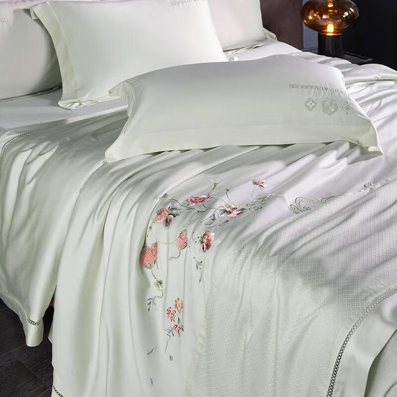 Bijiama 100S Satin Suzhou Embroidery Mulberry Silk Quilt