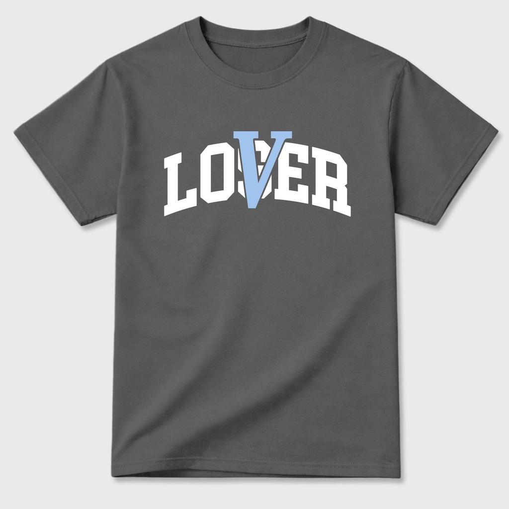 Графическая футболка Varsity Loser Lover. Графическая футболка от бренда уличной одежды. 5s Ретро Белый Металлик
