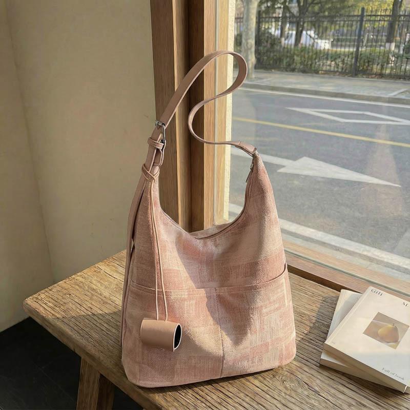 One shoulder messenger bag portable women's bag 2026 new fashion casual simple women's bag