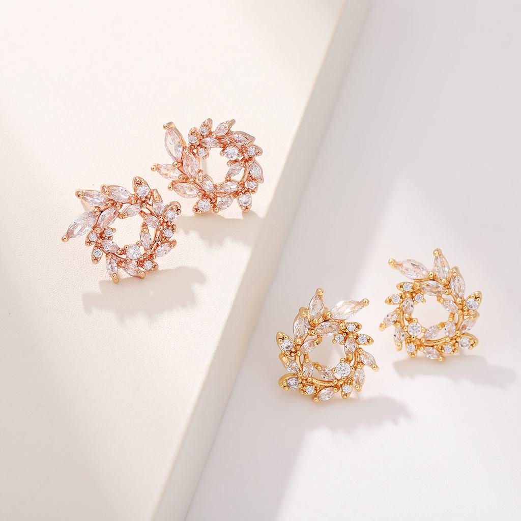 Earrings Women's Fashion Leaf Stud Earrings