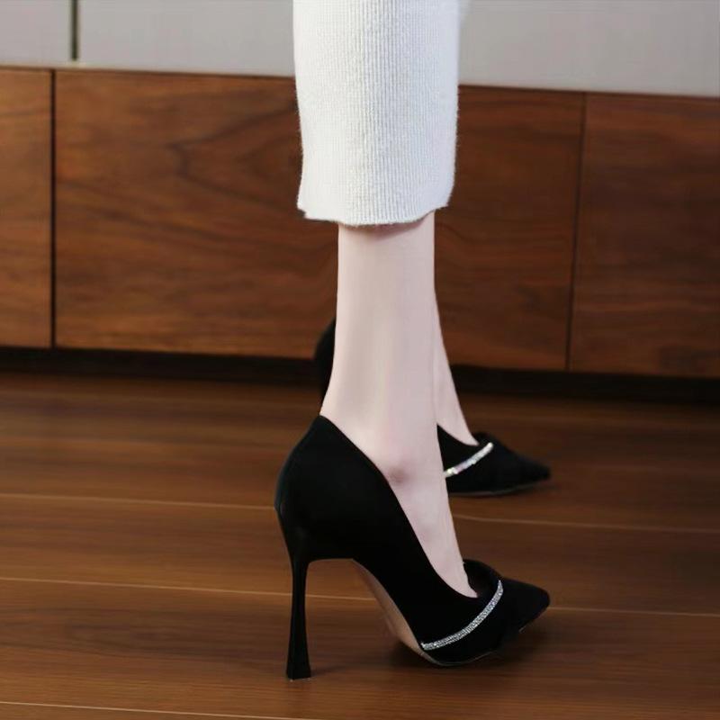 Высокие каблуки женские новые весна и осень 2025 тонкие каблуки заостренные неглубокие горлышки стразы профессиональный темперамент студенческий этикет обувь