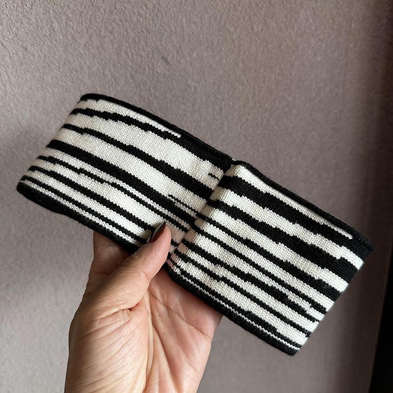 Korean Style Knit Zebra Pattern Hair Band With Wide Edging For Women And Men