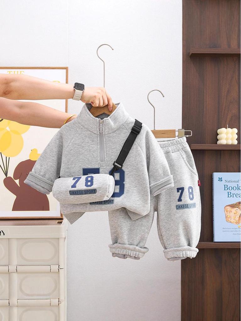 Трендовый флисовый свитшот с молнией до середины и сумка кроссбоди для мальчиков на осень/зиму 2025