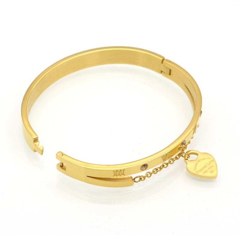 Luxury Stainless Steel Bracelet & Bangle Heart Love Tag Bracelet Jewelry for Women