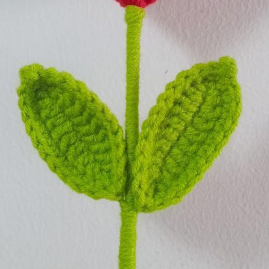 Crochet Heart Picks Handmade Knit Red Heart Bouquet with Green Leaves Valentine's Day Vase Filler for Table Centerpiece Home Decor