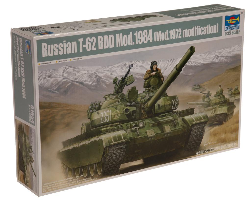 Trumpeter Soviet BDD Main Battle Tank 1984 Plastic Model 1/35 T-62 Mod.
