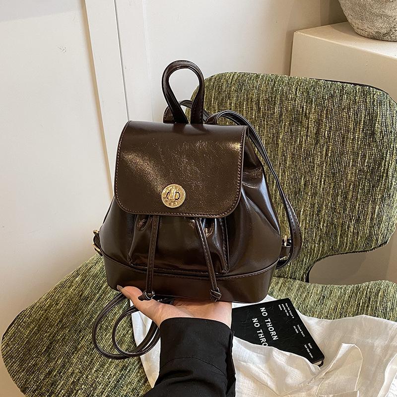 Заказ клиента Корейская версия нишевый дизайн 2025 рюкзак для поездок на работу новый универсальный женский рюкзак дорожная модная сумка