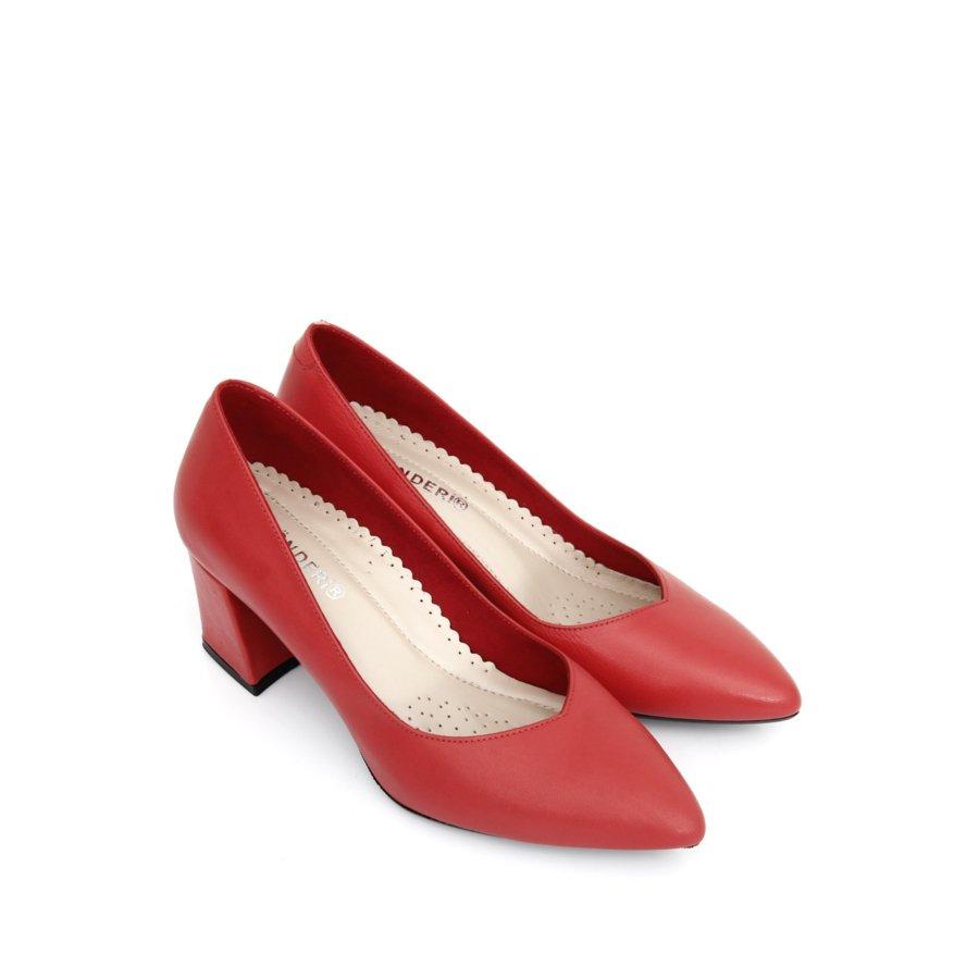 Женские кожаные классические туфли на каблуке