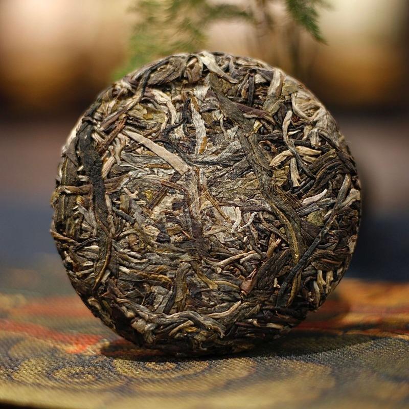 Yibang Mansong Пуэр Сырой Чайный Пирог Yiwu Семь Семян Пуэрный Чайный Пирог 100g/3.52oz