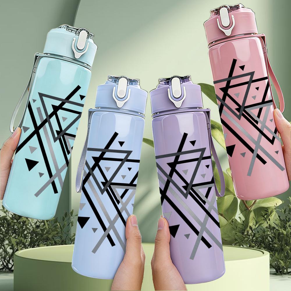 1PC Intersecting Triangle Geometric Shape 750ml Color Plastic Water Bottle Leakproof Flip Straw Lid For Sports Office Home Use