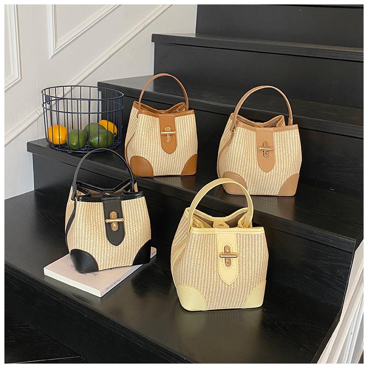 Нишевая дизайнерская сумка женская 2025 новая летняя универсальная плетеная соломенная сумка корейская версия сумка-мессенджер сумка-ведро